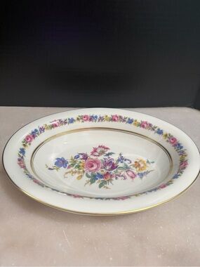 Manor by CASTLETON 11” Oval Vegetable Bowl
